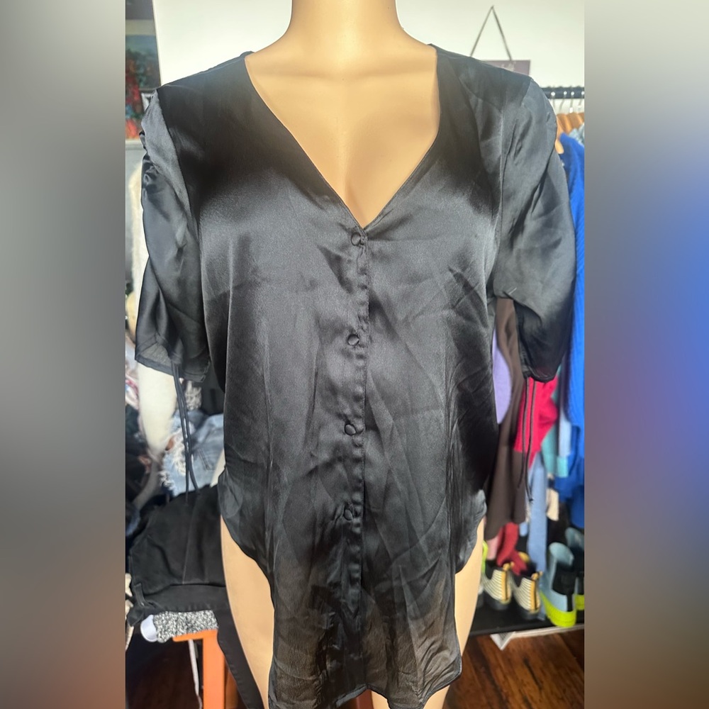 Abercrombie & Fitch Black Fitted Blouse Button Down